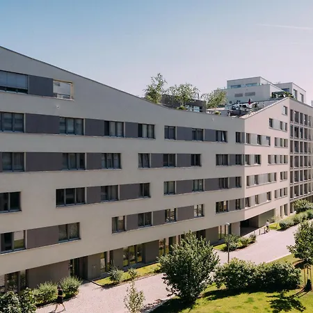 Stylish 110m2 Near Center Lägenhet Prag