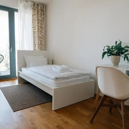 Stylish 110m2 Near Center Prag